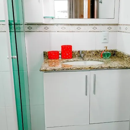 3 Quartos A 280M Da Praia C Roupa De Cama - Sacada Com Churrasqueira - Climatizado - 10 Min A Pe Da Passarela Do Ribeiro E Acesso A Praia De Bombinhas - 5 Min A Pe De Supermercados - Ate 8 Pessoas, Ideal P Familias, Grupos, Criancas Bombas Exterior photo